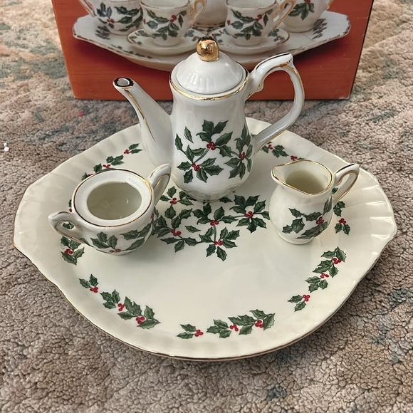 Mini Christmas partial Tea Set Baum Brothers formalities holly berries - Picture 2 of 7